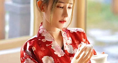 十八约坊，则是一个充满现代气息的休闲放松场所，让人们在繁忙的生活中找到一丝宁静